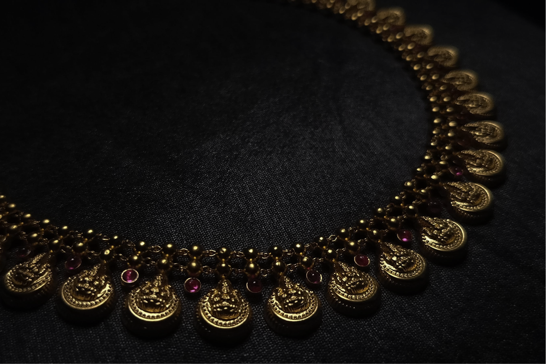 Kasu Mala with ruby accents